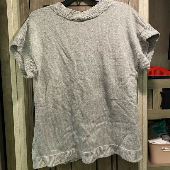 Basic Editions Women’s XL Heavyweight Grey Short Sleeve Button Sweater - Picture 2 of 3